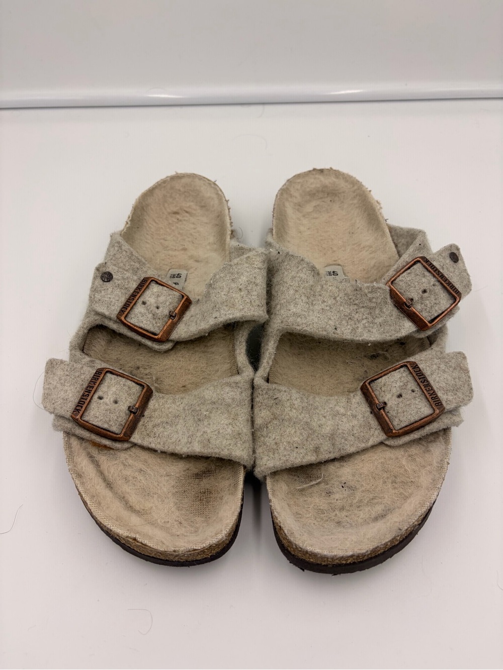 Birkenstock Sandals Women’s Size 40 Beige Wool Shearling Arizona Slides Comfort - Picture 5 of 8